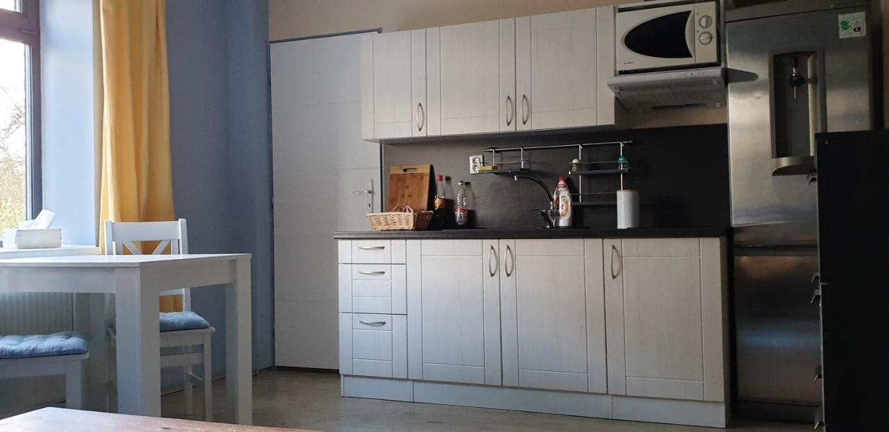 2 Bedrooms House With Enclosed Garden And Wifi At Slezska Острава Экстерьер фото