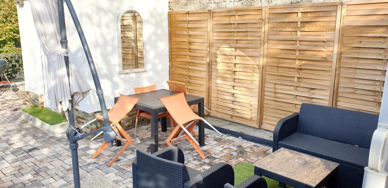 2 Bedrooms House With Enclosed Garden And Wifi At Slezska Острава Экстерьер фото